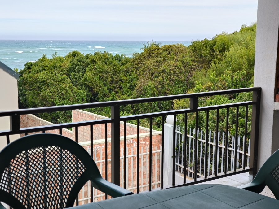 12 Bedroom Property for Sale in Paradise Beach Eastern Cape